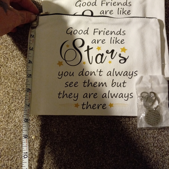 NWT Set of 2 Friensdhip bags & 2 keychains - Picture 6 of 6